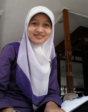 Biodata Dina S
