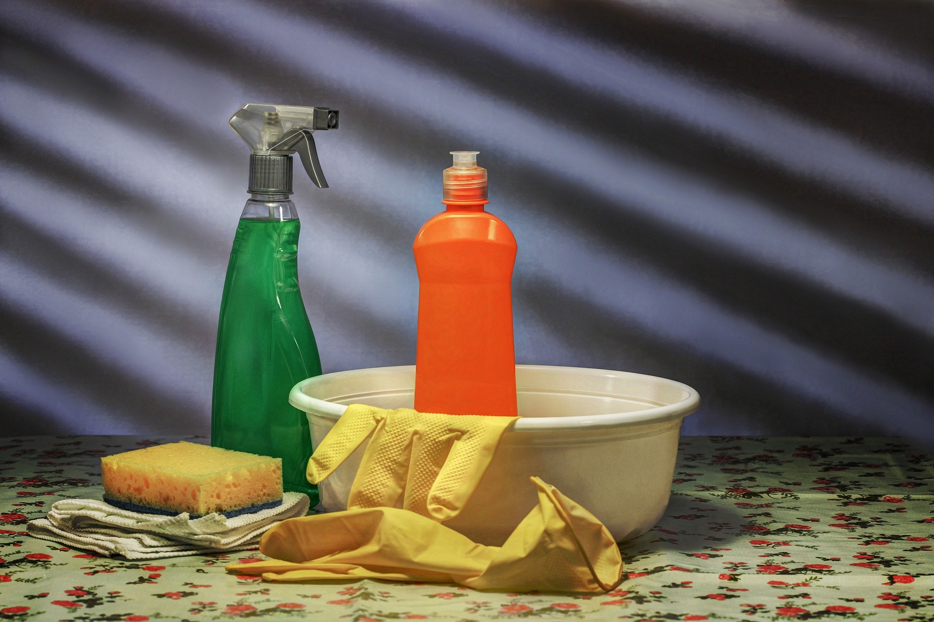 Daftar Sementara Produk Disinfektan Rumah Tangga untuk Disinfeksi Coronavirus Disease 2019 COVID-19